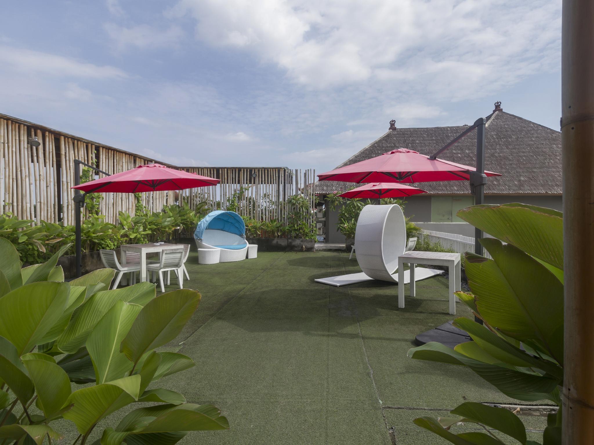 Отель Ramada By Wyndham Bali Sunset Road Kuta Семиньяк Экстерьер фото