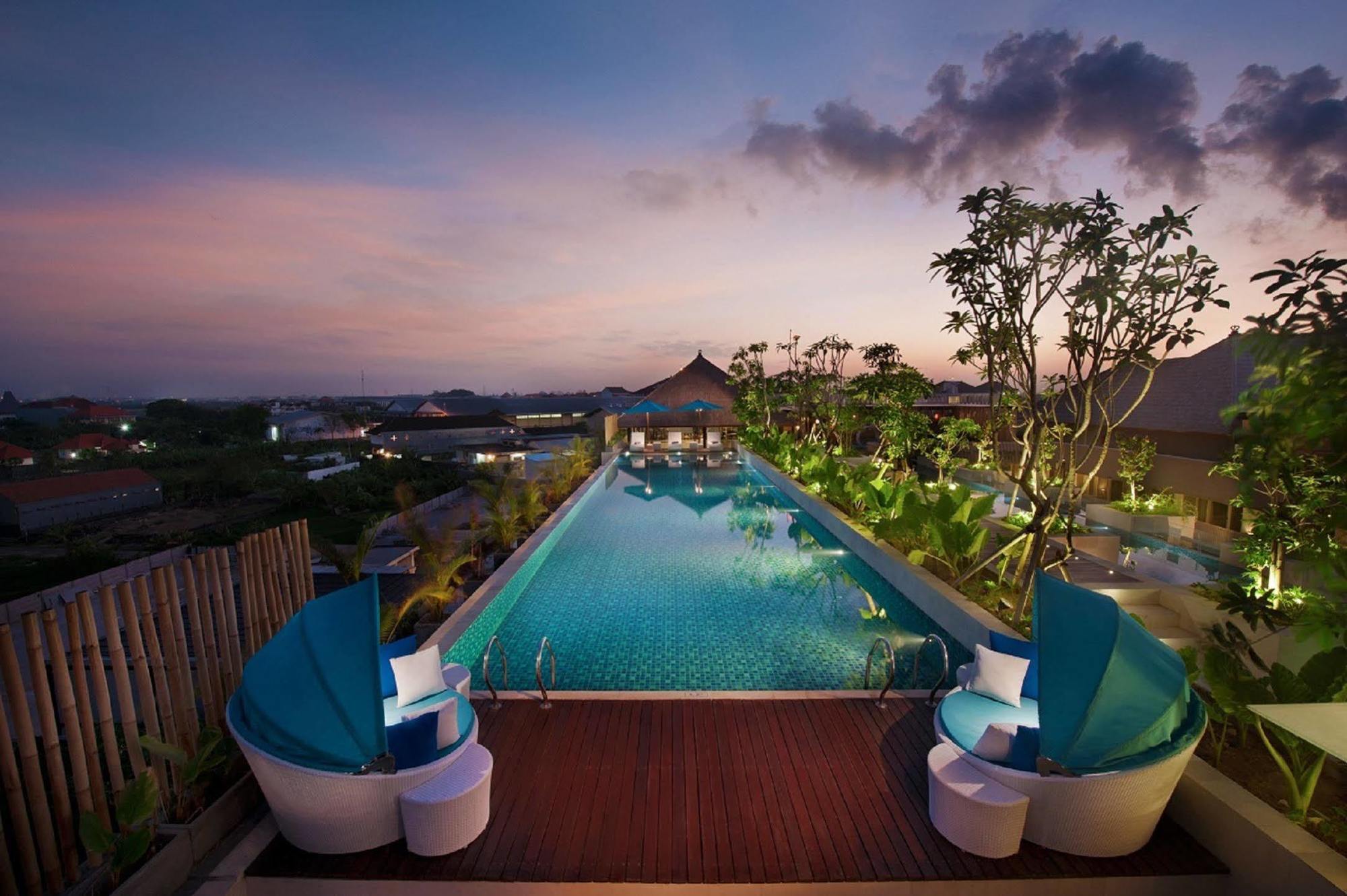 Отель Ramada By Wyndham Bali Sunset Road Kuta Семиньяк Экстерьер фото