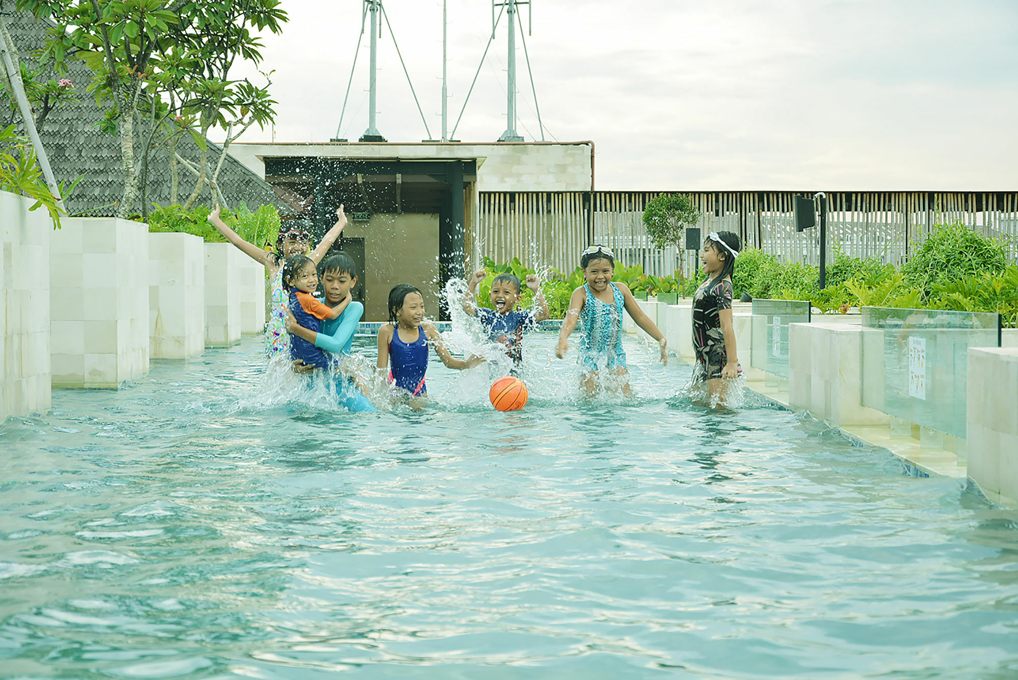 Отель Ramada By Wyndham Bali Sunset Road Kuta Семиньяк Экстерьер фото