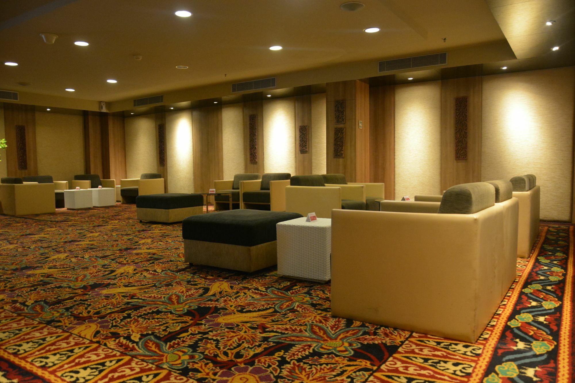 Отель Ramada By Wyndham Bali Sunset Road Kuta Семиньяк Экстерьер фото