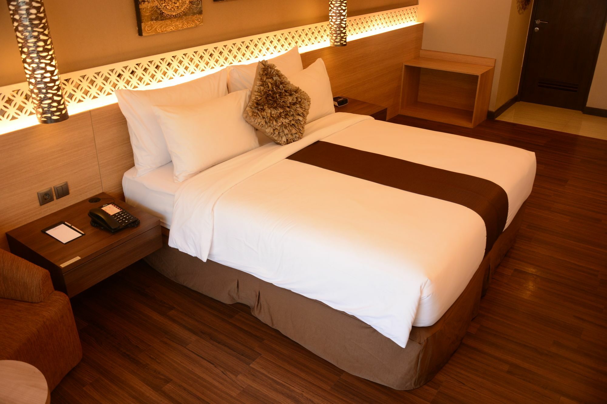 Отель Ramada By Wyndham Bali Sunset Road Kuta Семиньяк Экстерьер фото